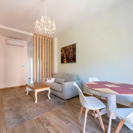 Joivy Lele With Swimming Pool Apartment Rapallo